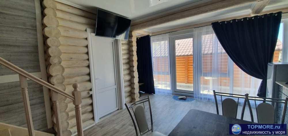 Красивый деревянный эко дом в 100м от моря. 2 комнаты для 6 чел., оборудованная кухня.  Двор общий. Есть мангальная... - 1