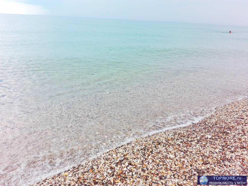 Красивый деревянный эко дом в 100м от моря. 2 комнаты для 6 чел., оборудованная кухня.  Двор общий. Есть мангальная... - 8