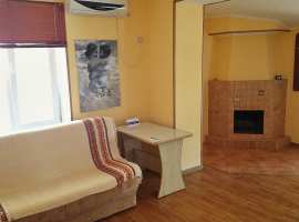 Дом 4 комнаты, терраса, автостоянка во дворе, до моря 900м....