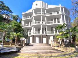 Предлагаем к продаже белоснежный особняк в историческом месте ЮБК -...