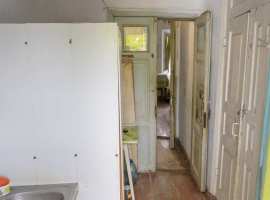 В центре города продается однокомнатная квартира в старом фонде,...