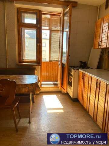 Продается благоустроенная, просторная трехкомнатная квартира в г Феодосия, ул Степаняна, 2эт/5эт, площадью 69,4 кв м.... - 2