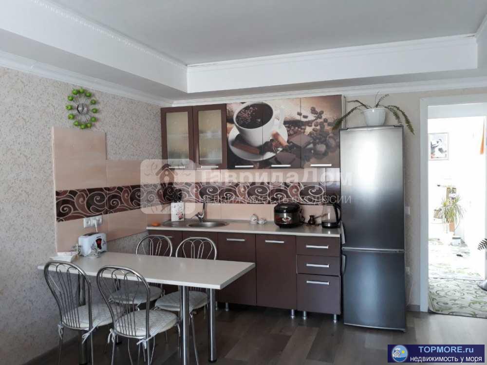 Продам жилой гараж 94.8 м2, Кирпичное шоссе,  Феодосия. Дом-гараж оборудован всем необходимым для комфортного... - 2