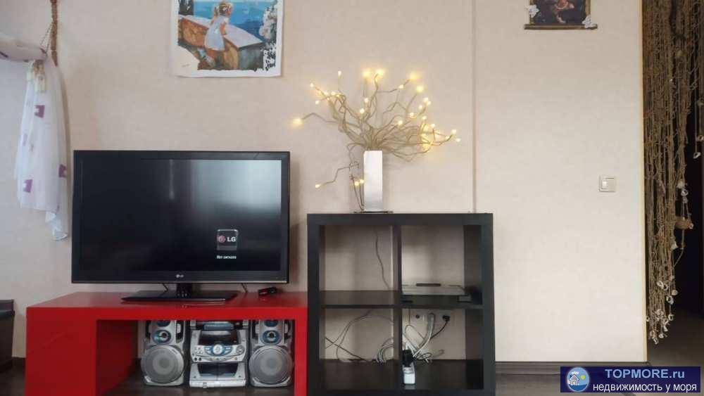 Продаётся светлая квартира-студия площадью 45 кв. м. Сделан косметический ремонт. Остается вся мебель и техника, есть... - 2