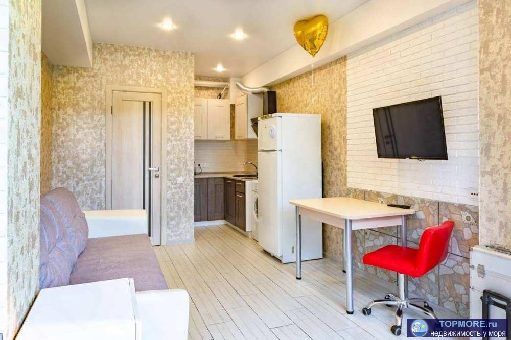 Продаю красивую и светлую студию с ремонтом мебелью и теникой. Ипотека сбербанка возможна. В пешей доступности... - 1