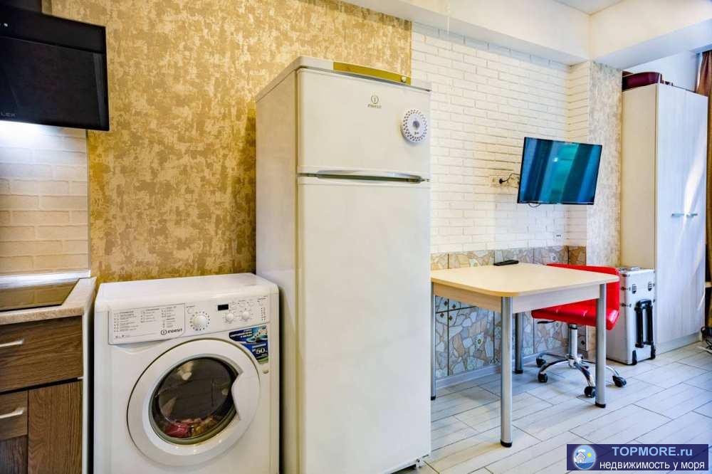 Продаю красивую и светлую студию с ремонтом мебелью и теникой. Ипотека сбербанка возможна. В пешей доступности... - 2