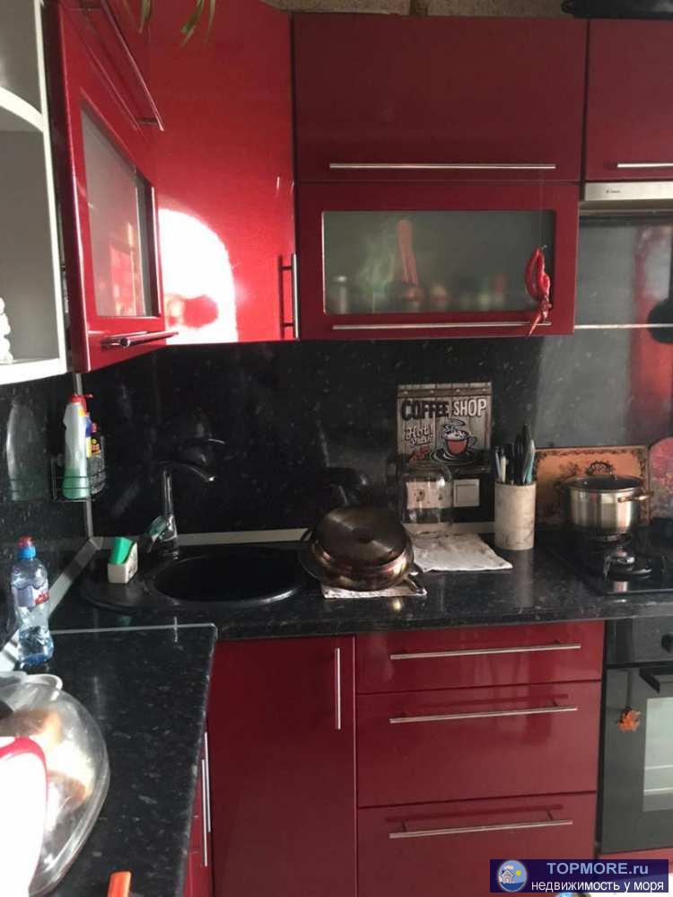 Срочно! Продаю трехкомнатную квартиру в самом центре Адлера!Квартира с новым хорошим ремонтом, полностью готова для...