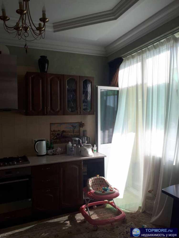 Продаю квартиру с новым ремонтом. Расплонирована в кухню- гостиную и просторную спальню. В квартире нет прописанных,... - 2