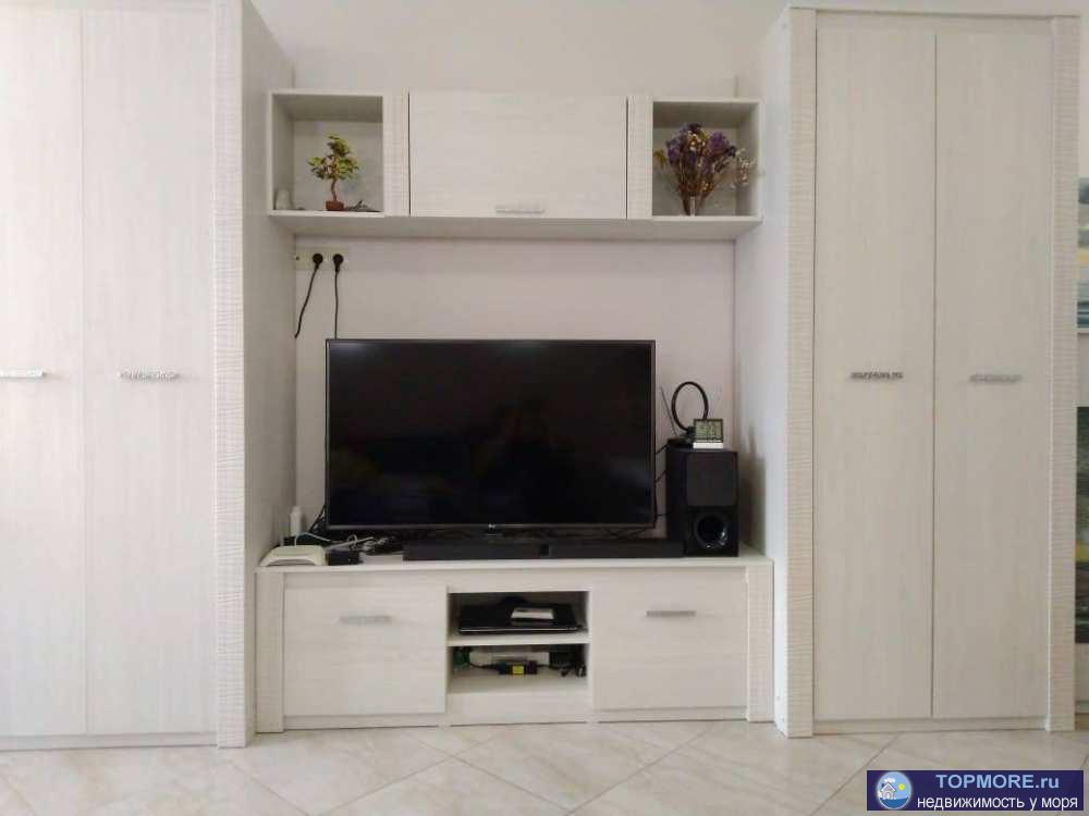 Продается квартира полуторка (студия + спальная комната с окном) , площадь 37 кв.м с балконом в Дагомысе  (ул.... - 2