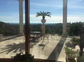 Предлагаем к продаже эксклюзивный пентхаус в доме бизнес класса,...