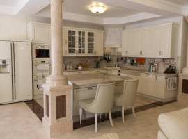 Продается Вилла в тосканском стиле. Дом расположен на участке 6...