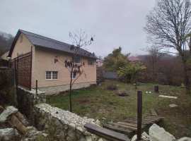 Продаётся 2-этажный дом 208 кв.м. 4 сотки земли по документам по...