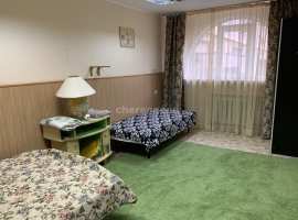 Вашeму вниманию прeдлaгается проcтоpная 4x-комнaтнaя квaртирa.в...