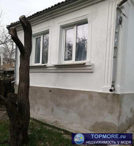Продается дом, 42 кв м, центр г Феодосия, ул Панова. Требуется ремонт, высокий фундамент. Газ проведен в дом, вода-...