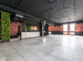 Сдам помещение свободного назначения в центре, пешеходная часть,...