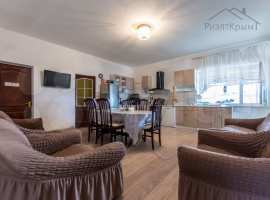 Продаётся большой дом на участке 12 соток вблизи Симферополя 20...