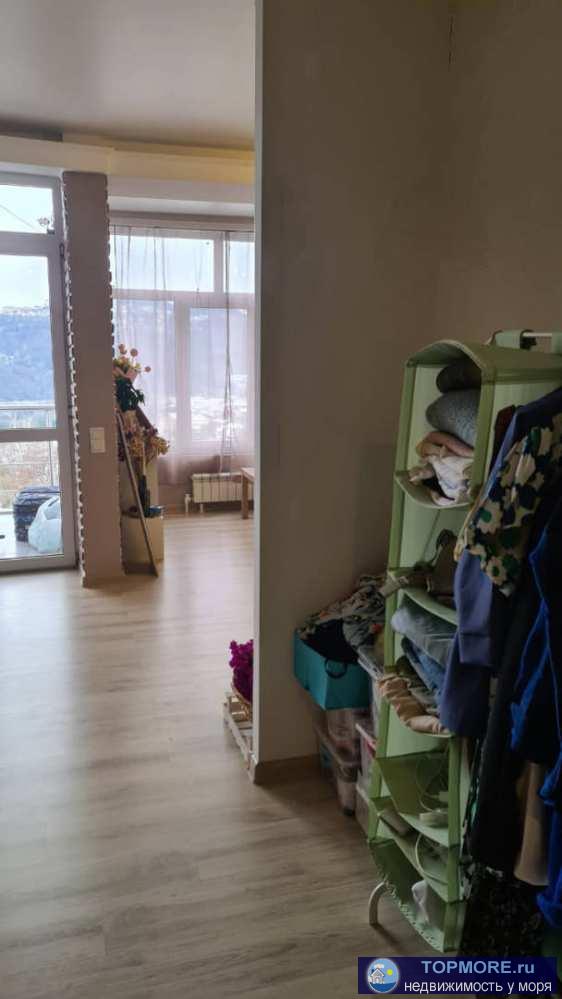 Продаю квартиру, 1 мин до остановки, магнит, аптек, сад и гимн 448 этаж, лифт1кк в стиле лофт. 2 окна. Современное... - 1