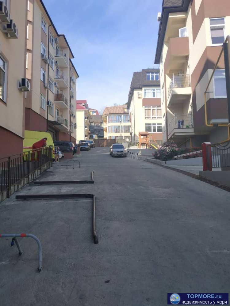 Продаю просторную 1.5 комн. квартиру с отличным ремонтом, недалеко от моря!Дом клубного типа, все необходимое в...