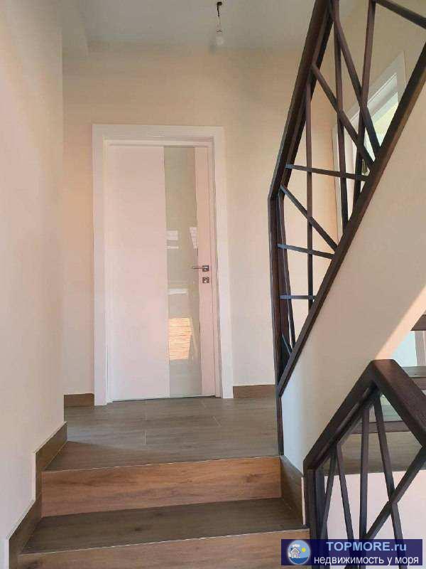 Продам Дом в стиле hi-tech.Дом полностью с ремонтом.Заведены абсолютно все коммуникации включая газ.На 1 и 2 этаже... - 2