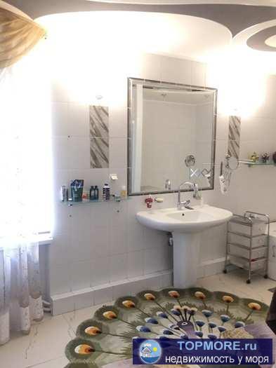 Сдается отличный дом в черте города. В доме 3 изолированные комнаты . Большой санузел ( ванная, душевая) . Теплый... - 1