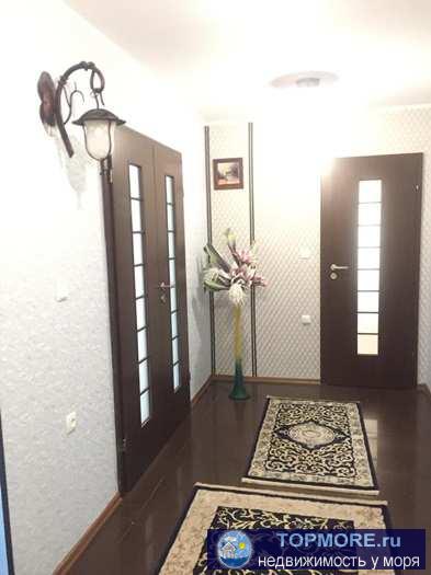 Сдается отличный дом в черте города. В доме 3 изолированные комнаты . Большой санузел ( ванная, душевая) . Теплый... - 2