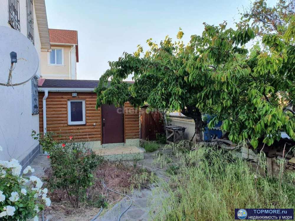 На срочной продаже прекрасный, уютный дом на берегу моря в б. Казачья г. Севастополя. Расположен возле пляжа Голубая... - 2