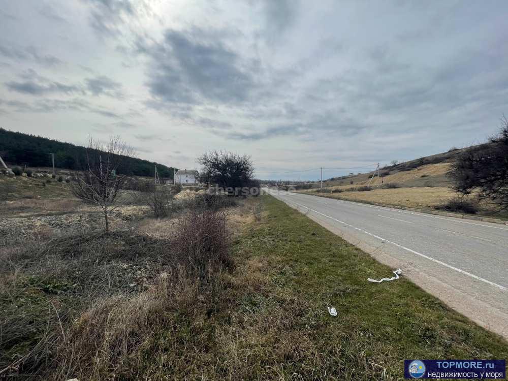 Продаётся земельный участок 10 соток Ижс , по улице Качинское шоссе.   Участок находится на склоне, склон срезан под...