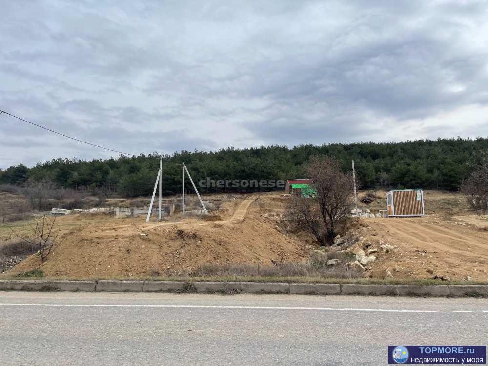 Продаётся земельный участок 10 соток Ижс , по улице Качинское шоссе.   Участок находится на склоне, склон срезан под... - 2