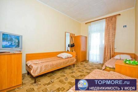 Действующий отель в Витязево. Есть прямой проход к морю- видно по фото (пляж Аквамарина ширина 180 метров, лежаки,... - 10