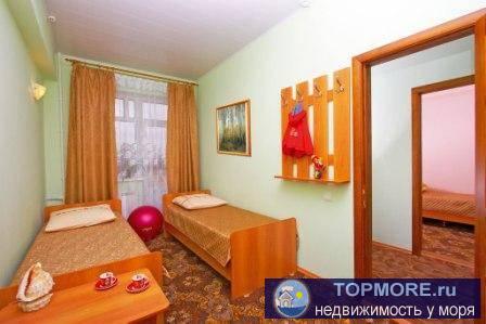 Действующий отель в Витязево. Есть прямой проход к морю- видно по фото (пляж Аквамарина ширина 180 метров, лежаки,... - 11