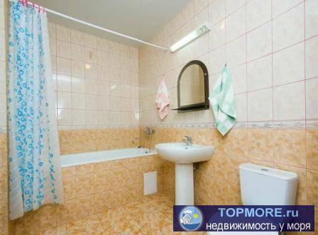 Действующий отель в Витязево. Есть прямой проход к морю- видно по фото (пляж Аквамарина ширина 180 метров, лежаки,... - 12