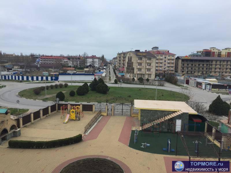 Действующий отель в Витязево. Есть прямой проход к морю- видно по фото (пляж Аквамарина ширина 180 метров, лежаки,... - 16