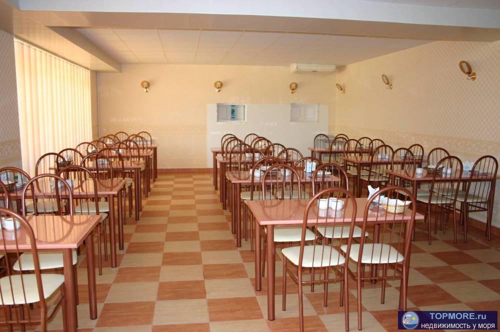 Действующий отель в Витязево. Есть прямой проход к морю- видно по фото (пляж Аквамарина ширина 180 метров, лежаки,... - 5