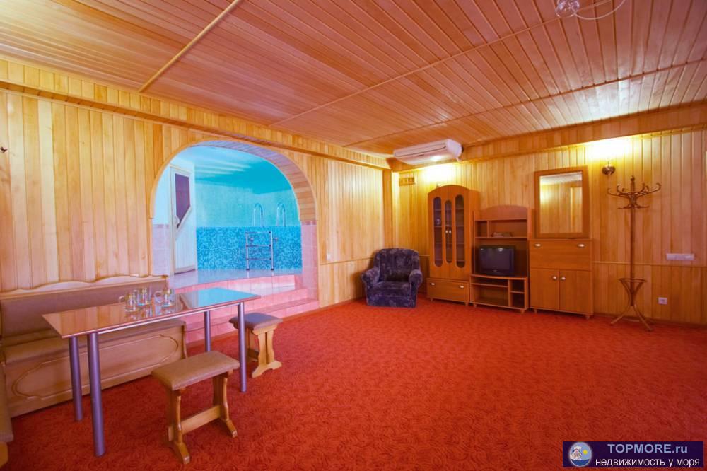 Действующий отель в Витязево. Есть прямой проход к морю- видно по фото (пляж Аквамарина ширина 180 метров, лежаки,... - 7