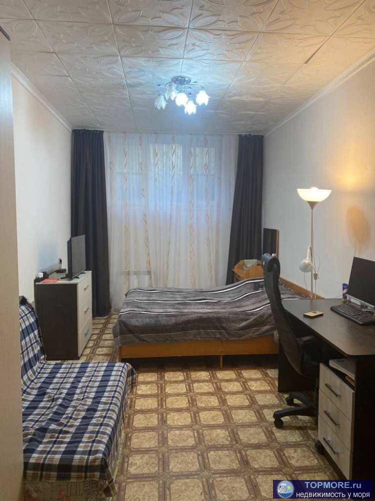 4-комнатная, просторная, благоустроенная квартира в цокольном этаже 5-этажного дома включает в себя 3 изолированные... - 2