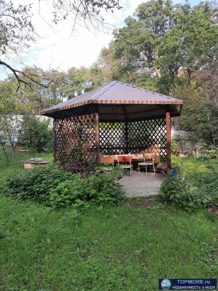 Продается жилой дом и гостиница в районе мкр. Голубая бухта г. Геленджика  на участке 7сот (по факту больше). Дом...