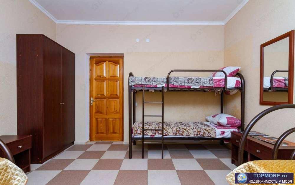 Продается трехэтажный действующий гостевой дом 519 м² на участке 3,3 сотки в центре села Кабардинка.Дом в 2008 года... - 2