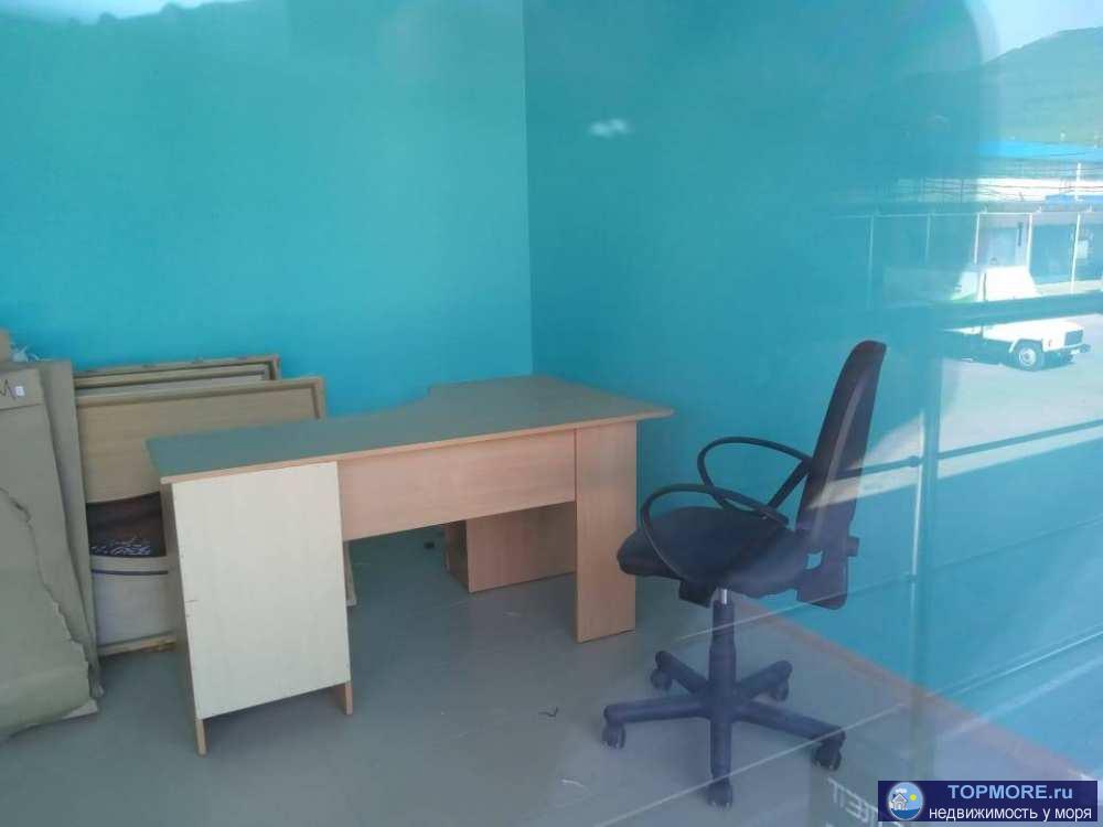 Торгово-офисное помещение, общей площадью 54кв.м., расположенное на ул. Луначарского, центральная улица г.... - 2