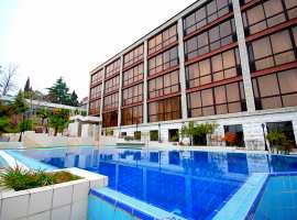 Отель в Сочи был построен в 1965 году. Его последняя реконструкция...