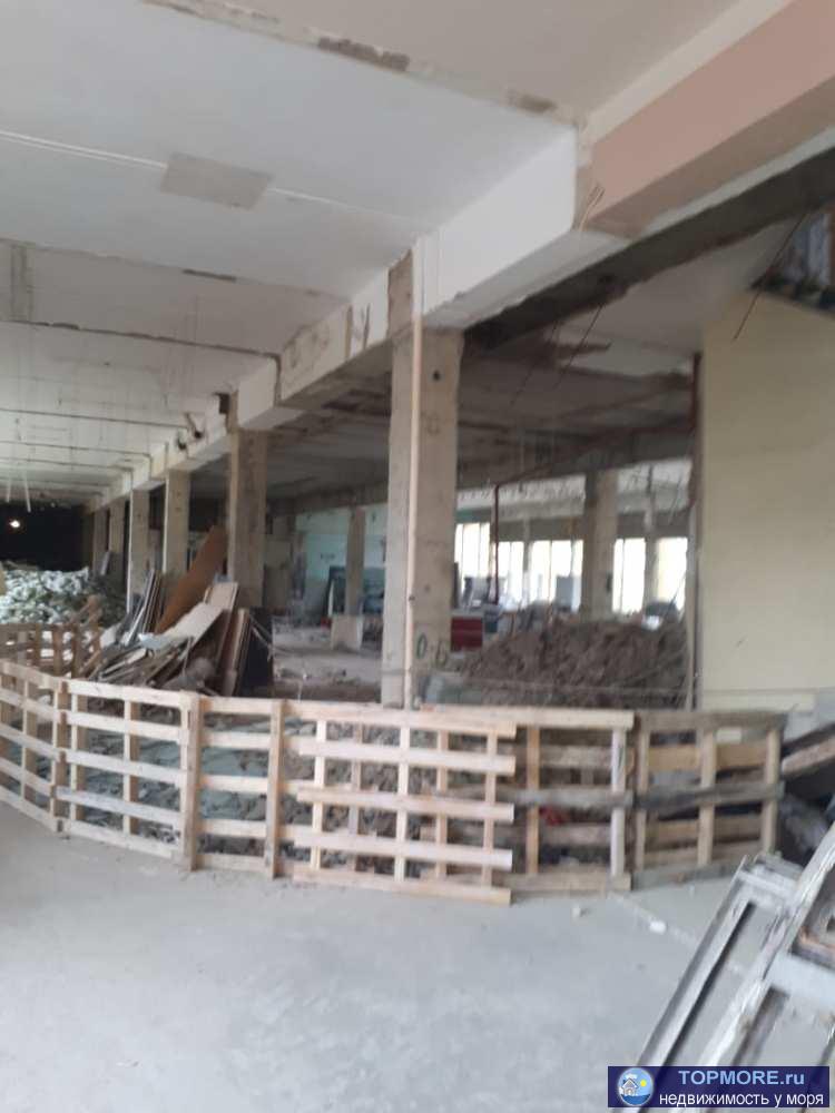 Срочно продаются аппартаменты в самом центре города. С полным ремонтом и новой мебелью. Высота потолков составляет 4...