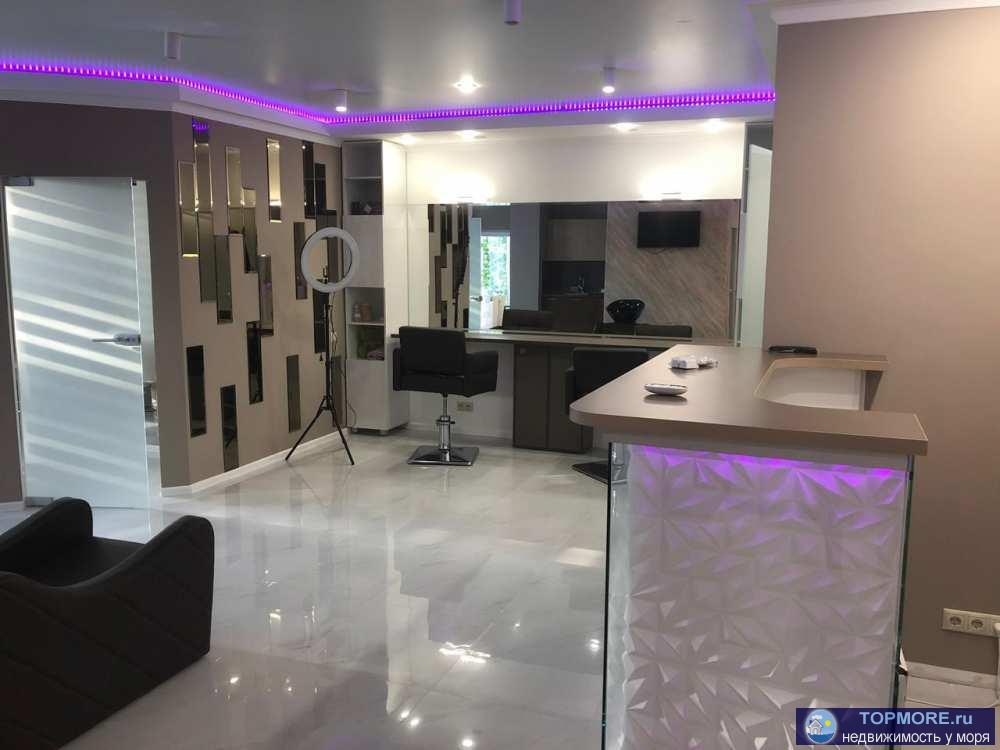 Салон красоты, парикмахерская, Центральный район. Дизайн. ремонт, хорошо организовано внутреннее пространство,...