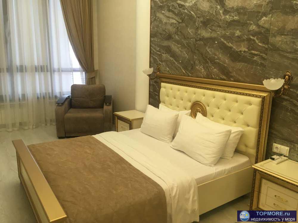 В центре города, вся инфраструктура в шаговой доступности, рядом школы, садики, магазины, банки, административные...