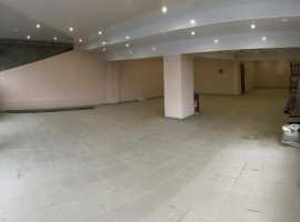 Продаётся большая коммерческая площадь, с ремонтом.
Светлое...