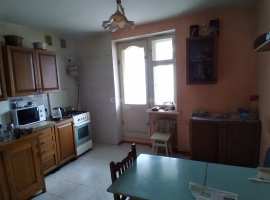 Продается просторная четырехкомнатная квартира с мансардой общей...