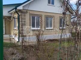 Продам домовладение 240 м2 на участке 25 сот, 
с. Яркое Поле,...