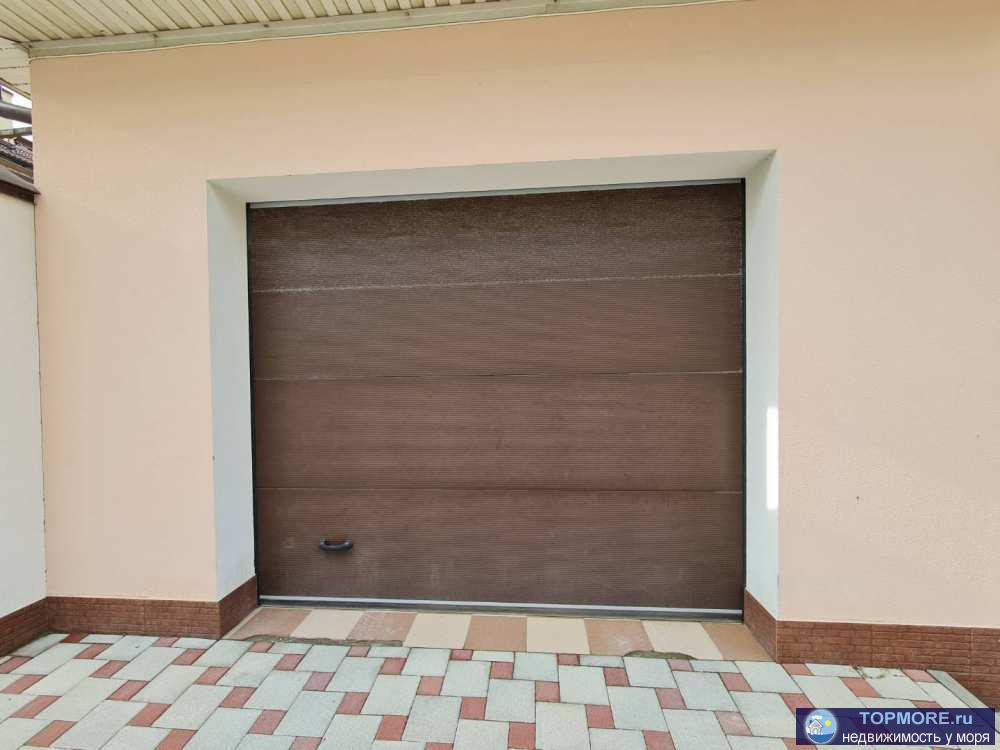 Большой и уютный 3-этажный коттедж площадью 360 кв.м 200 метров до моря Расположен на участке 6,5 соток Участок с... - 2