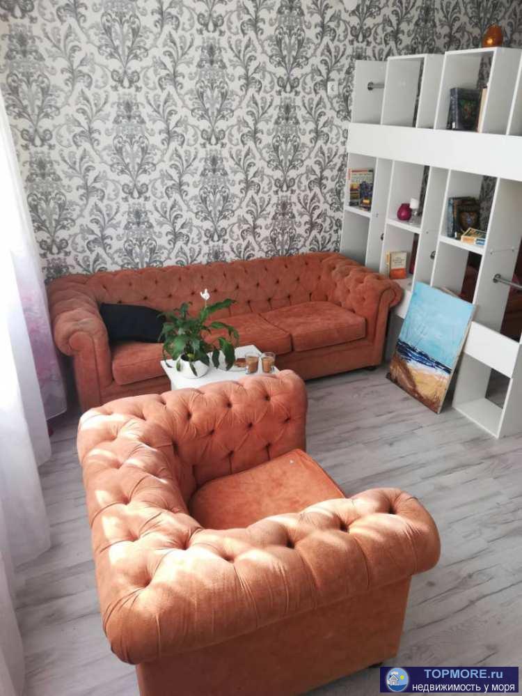 Продаю квартиру, которая хорошо планируется в двух уровневую квартиру. Рядом с домом магазины, три школы, дет.сад.... - 1