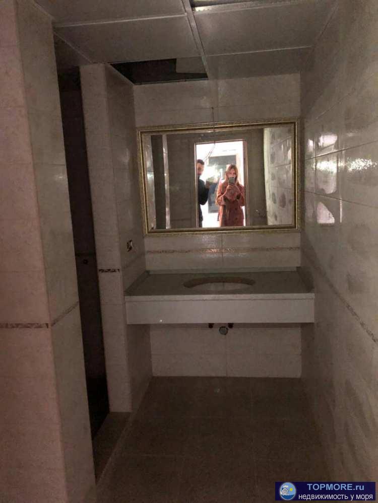 Квартира светлая, просторная в отличном жилом комплексе. Всего  900 м и Вы на море.Преимущества дома:Прекрасная... - 1