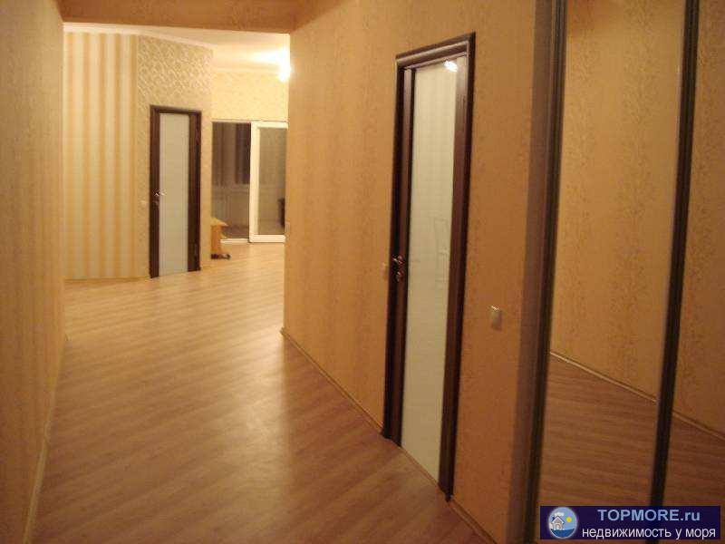 Лот № 141000. Продается просторная 3х-комнатная квартира на 16-м этаже в центре Сочи, с превосходным панорамным...