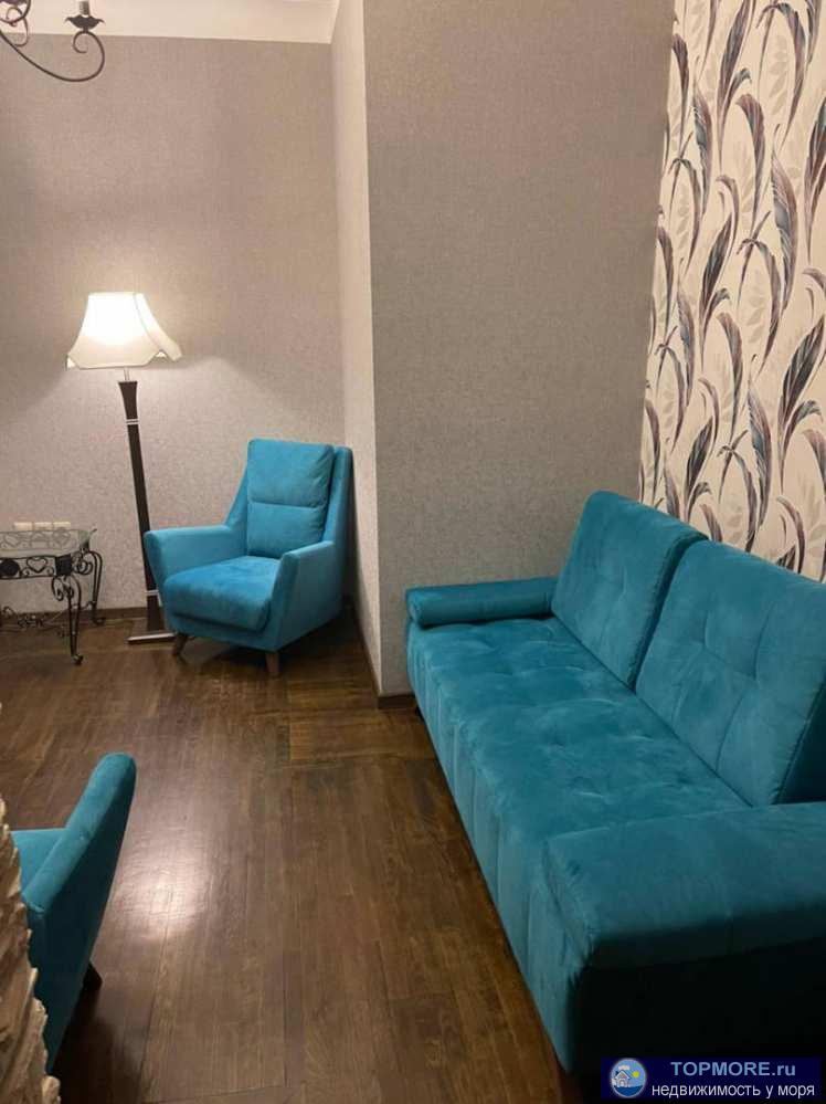 Продаётся двух этажная квартира с двуме разными входами, сталинка! Квартира по документам 100 кв.м, по факту 120... - 2